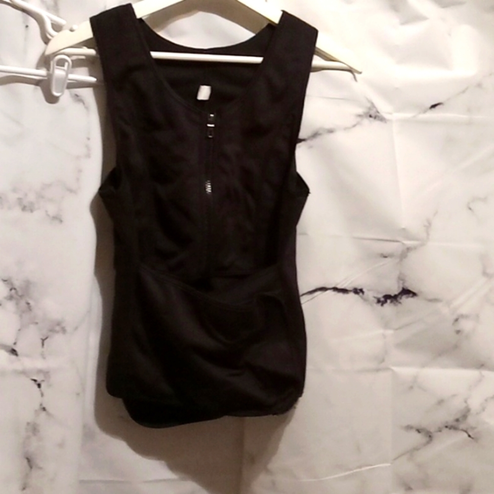 FREE WITH PURCHASE Neoprene sauna vest for Women multiple NIP 🩷🩷🩷🩷